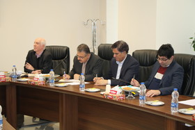 نشست مشترک رئیس و معاونان صندوق ها با رئیس و اعضای هئیت مدیره کانون تهران