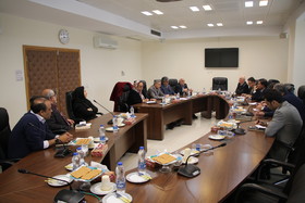 نشست مشترک رئیس و معاونان صندوق ها با رئیس و اعضای هئیت مدیره کانون تهران
