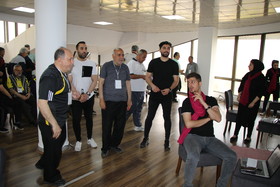 رقابت بازنشستگان در رشته دارت و شنا