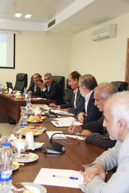 نشست اعضای کانون مشهد با خانم زروانی و معاونین صندوق ها