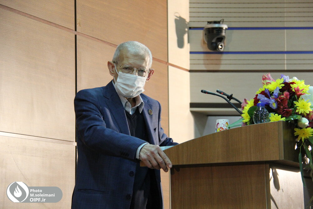 آیین تجلیل از بازنشستگان نمونه صنعت نفت