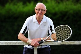 ورزش‌های ایمن برای افراد مسن در فضای باز