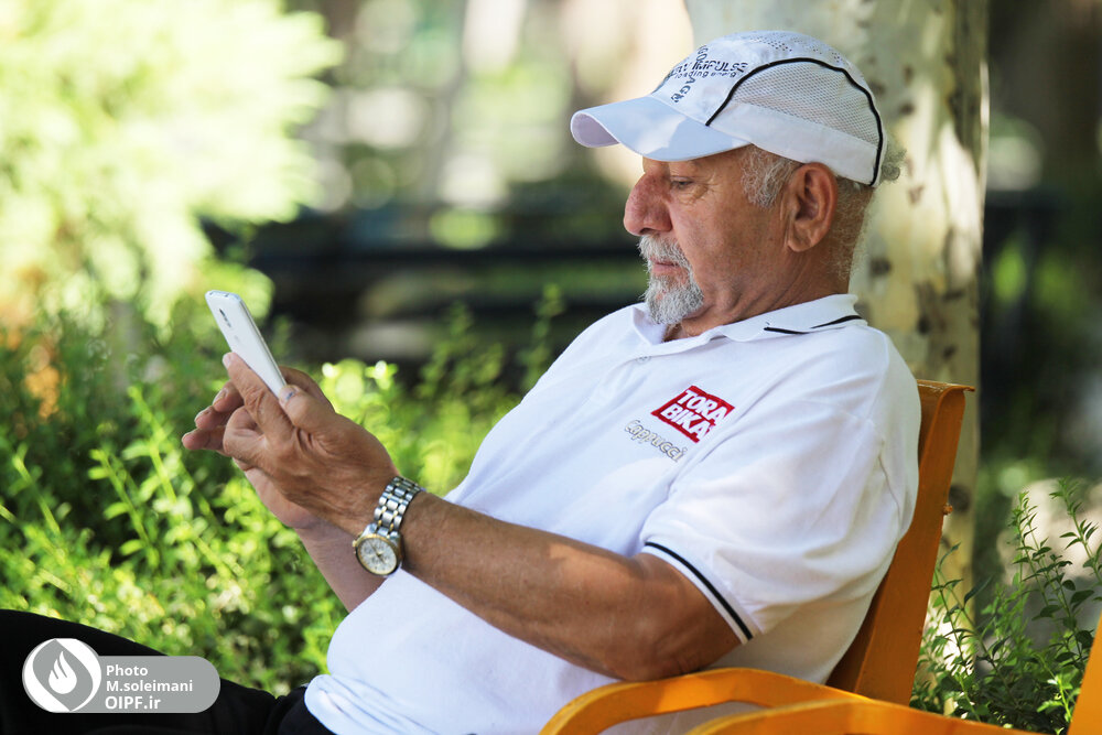 بازنشسته/پارک/فضای مجازی/سایت