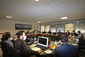 نشست رییس هیات رییسه با مدیران شرکت تاسیسات دریایی