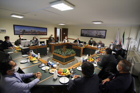 نشست رییس هیات رییسه با مدیران شرکت تاسیسات دریایی