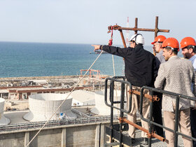 بازدید رئیس هیئت رئیسه از طرح های صندوق‌ ها در عسلویه