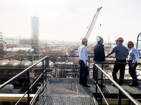 بازدید رئیس هیئت رئیسه از طرح های صندوق‌ ها در عسلویه