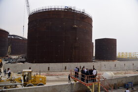 بازدید دکتر بیات از طرح های گروه اقتصادی صندوق ها در عسلویه