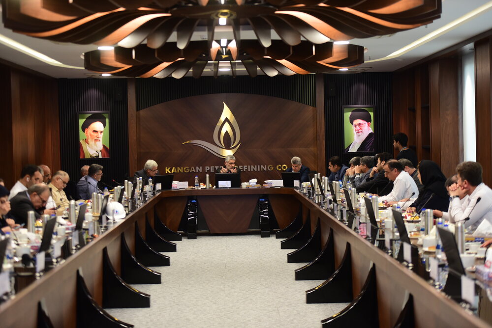 بازدید دکتر بیات از طرح های گروه اقتصادی صندوق ها در عسلویه