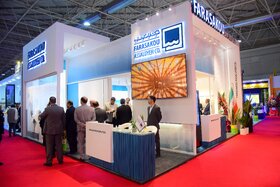 بازدید دکتر بیات رئیس هیئت رئیسه صندوق ها و دکتر نعیمی مدیر عامل شرکت سرمایه گذاری اهداف از نمایشگاه 28