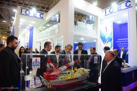 بازدید دکتر بیات رئیس هیئت رئیسه صندوق ها و دکتر نعیمی مدیر عامل شرکت سرمایه گذاری اهداف از نمایشگاه 28