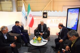 بازدید دکتر بیات رئیس هیئت رئیسه صندوق ها و دکتر نعیمی مدیر عامل شرکت سرمایه گذاری اهداف از نمایشگاه 28