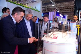 بازدید دکتر بیات رئیس هیئت رئیسه صندوق ها و دکتر نعیمی مدیر عامل شرکت سرمایه گذاری اهداف از نمایشگاه 28