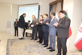 قدردانی از بازنشستگان و افتخارآفرینان صنعت نفت در زائرسرا