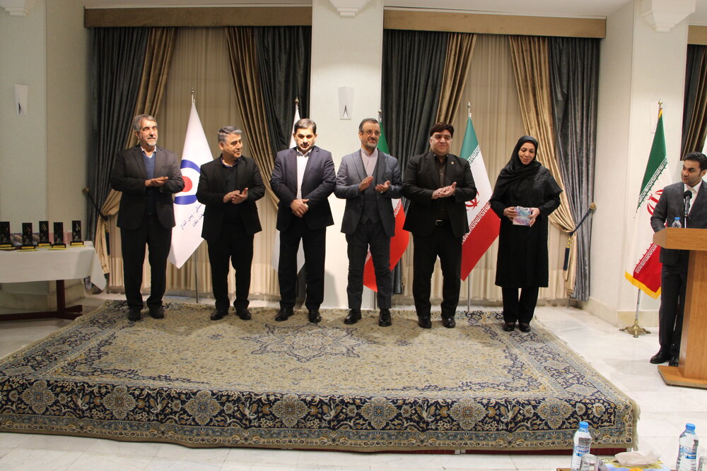 قدردانی از بازنشستگان و افتخارآفرینان صنعت نفت در زائرسرا