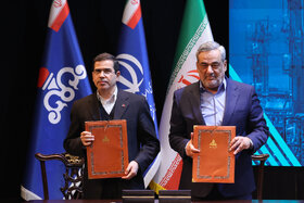 مراسم امضای قرارداد طرح فشارافزایی میدان مشترك پارس جنوبی