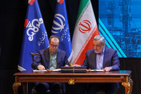 مراسم امضای قرارداد طرح فشارافزایی میدان مشترك پارس جنوبی