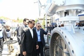 بازدید دکتر حسین زاده از نمایشگاه