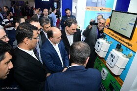 بازدید دکتر حسین زاده از نمایشگاه