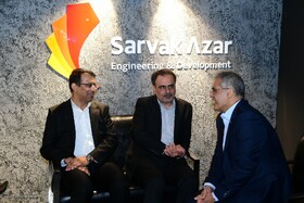 بازدید دکتر حسین زاده از نمایشگاه