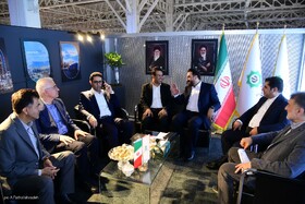 بازدید دکتر حسین زاده از نمایشگاه