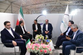 بازدید دکتر حسین زاده، رئیس هیئت رئیسه صندوق ها در دومین روز نمایشگاه بین المللی نفت