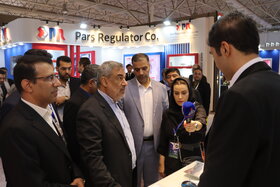 بازدید دکتر حسین زاده، رئیس هیئت رئیسه صندوق ها در دومین روز نمایشگاه بین المللی نفت