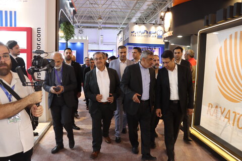 بازدید رئیس هیئت‌رئیسه صندوق‌ها از دومین روز نمایشگاه نفت / ۲