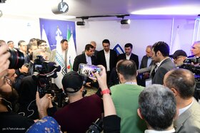 بازدید دکتر حسین‌زاده، رئیس هیئت‌رئیسه صندوق‌ها، از روز پایانی نمایشگاه نفت