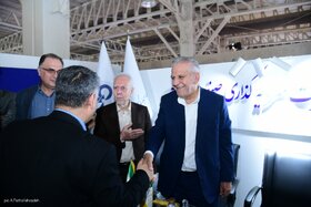 بازدید ابراهیم منصورنژاد، رئیس صندوق ها از نمایشگاه نفت