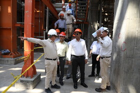 بازدید دکتر حسین‌زاده رئیس هیئت‌رئیسه صندوق‌ها از طرح‌های سرمایه‌گذاری صندوق‌ در عسلویه