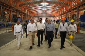 بازدید دکتر حسین‌زاده رئیس هیئت‌رئیسه صندوق‌ها از طرح‌های سرمایه‌گذاری صندوق‌ در عسلویه