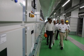 بازدید دکتر حسین‌زاده رئیس هیئت‌رئیسه صندوق‌ها از طرح‌های سرمایه‌گذاری صندوق‌ در عسلویه