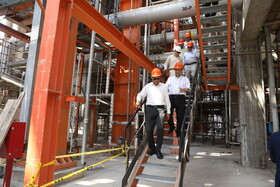 بازدید دکتر حسین‌زاده رئیس هیئت‌رئیسه صندوق‌ها از طرح‌های سرمایه‌گذاری صندوق‌ در عسلویه