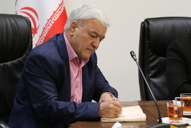 نشست دبیر و چند تن از روسای کانون ها با رئیس صندوق‌ها